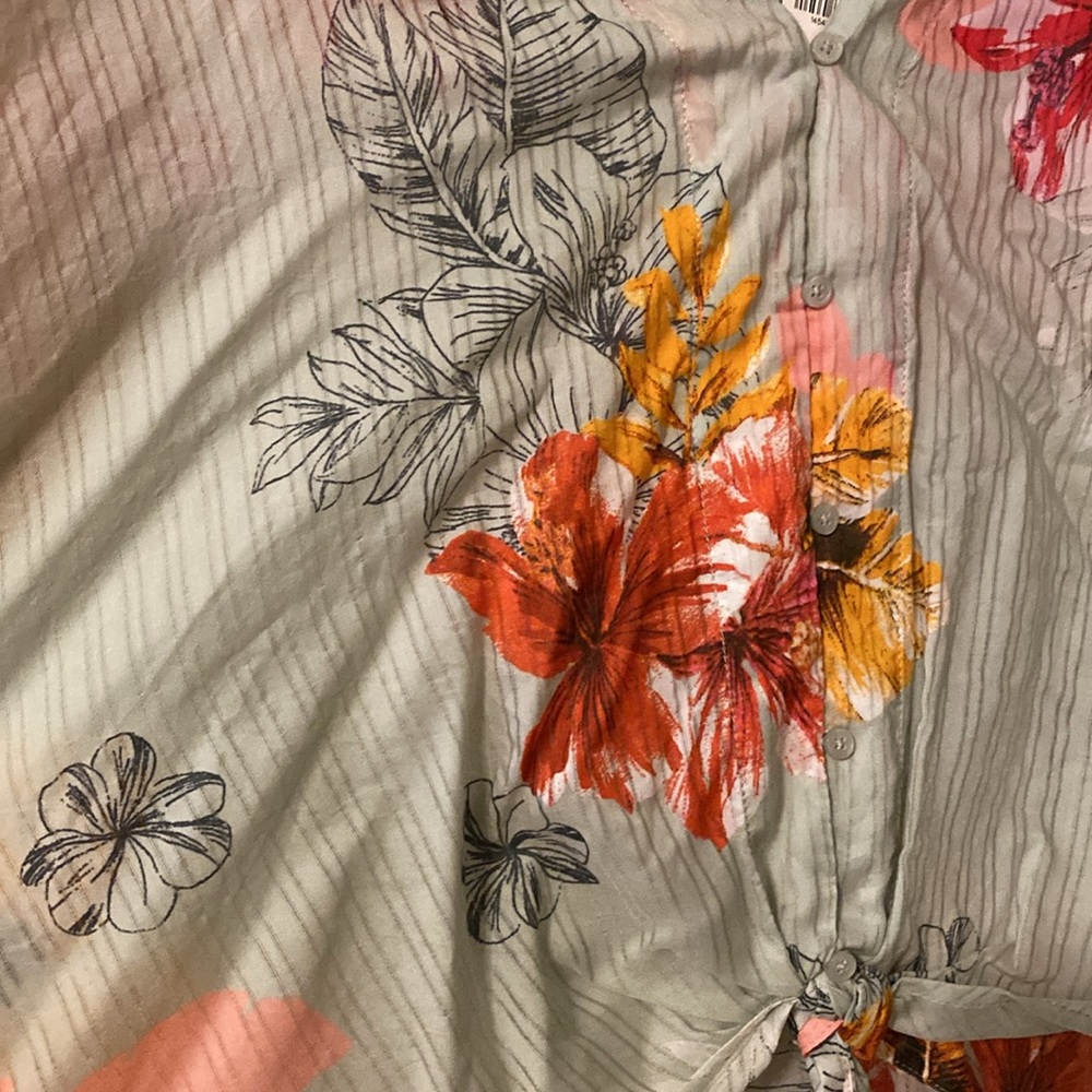 Express Blouse - Picture 2 of 4